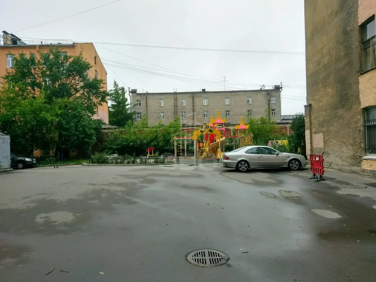 трехкомнатная квартира в Санкт-Петербурге по адресу: 15-я В.О. линия, 74