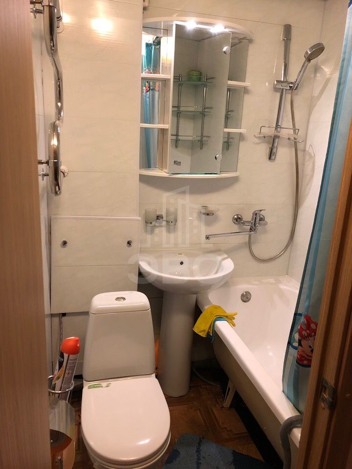 четырехкомнатная квартира в Санкт-Петербурге по адресу: Лени Голикова ул., 23, к 3