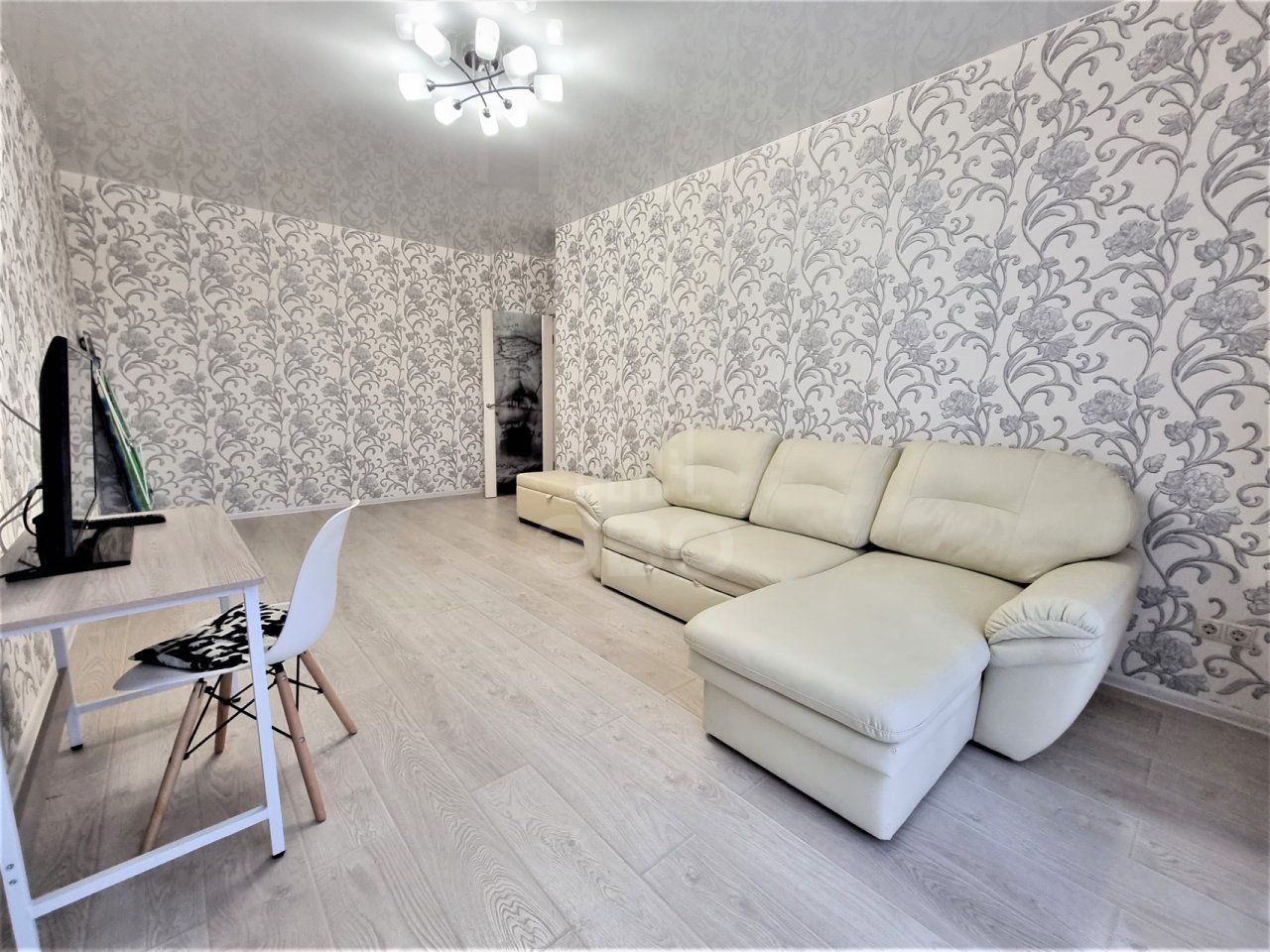 двухкомнатная квартира в Санкт-Петербурге по адресу: Кременчугская ул., 13, к 1