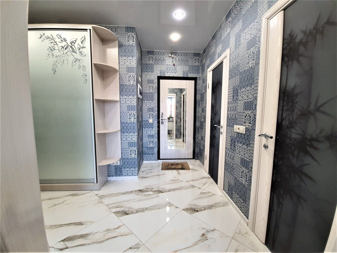 двухкомнатная квартира в Санкт-Петербурге по адресу: Кременчугская ул., 13, к 1