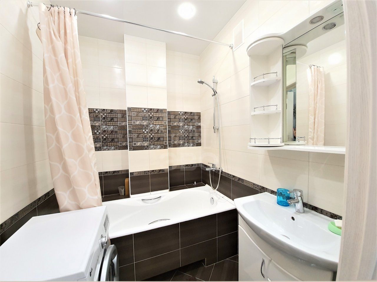 двухкомнатная квартира в Санкт-Петербурге по адресу: Кременчугская ул., 13, к 1