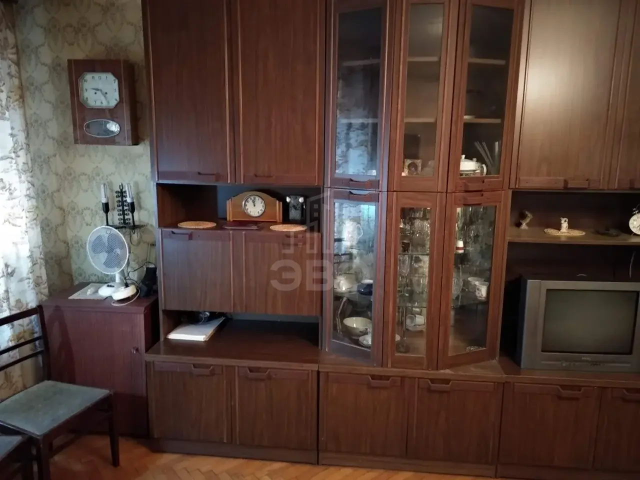 трехкомнатная квартира в Санкт-Петербурге по адресу: Кондратьевский пр-кт., 33