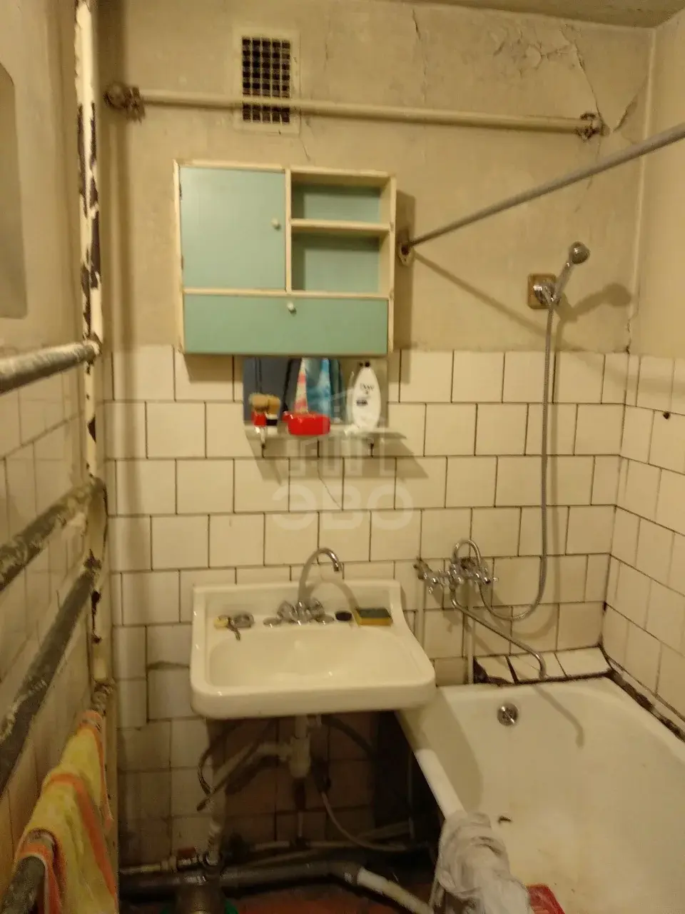 трехкомнатная квартира в Санкт-Петербурге по адресу: Кондратьевский пр-кт., 33
