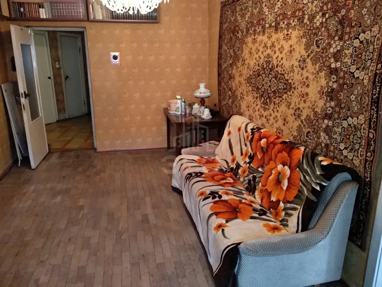 трехкомнатная квартира в Санкт-Петербурге по адресу: Кондратьевский пр-кт., 33