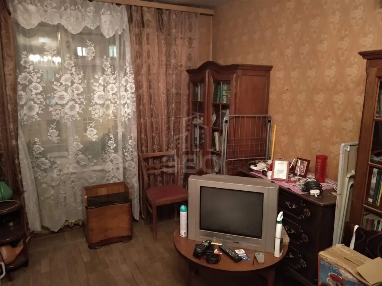 трехкомнатная квартира в Санкт-Петербурге по адресу: Кондратьевский пр-кт., 33