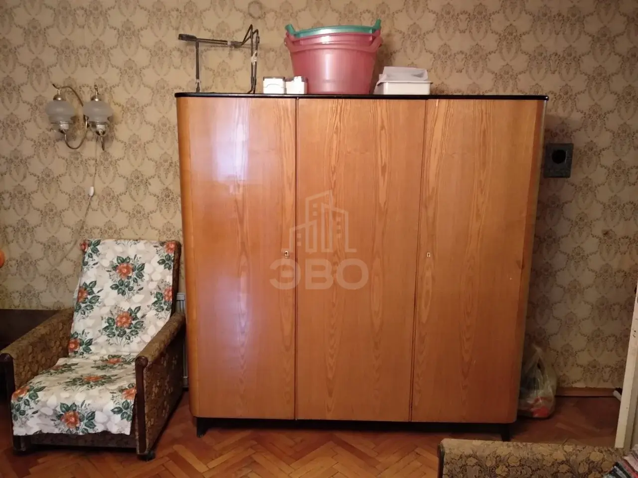 трехкомнатная квартира в Санкт-Петербурге по адресу: Кондратьевский пр-кт., 33