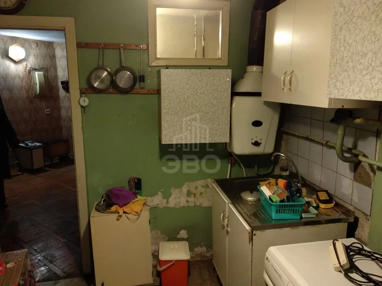 трехкомнатная квартира в Санкт-Петербурге по адресу: Кондратьевский пр-кт., 33