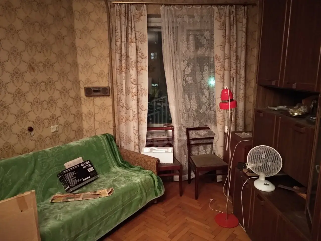 трехкомнатная квартира в Санкт-Петербурге по адресу: Кондратьевский пр-кт., 33