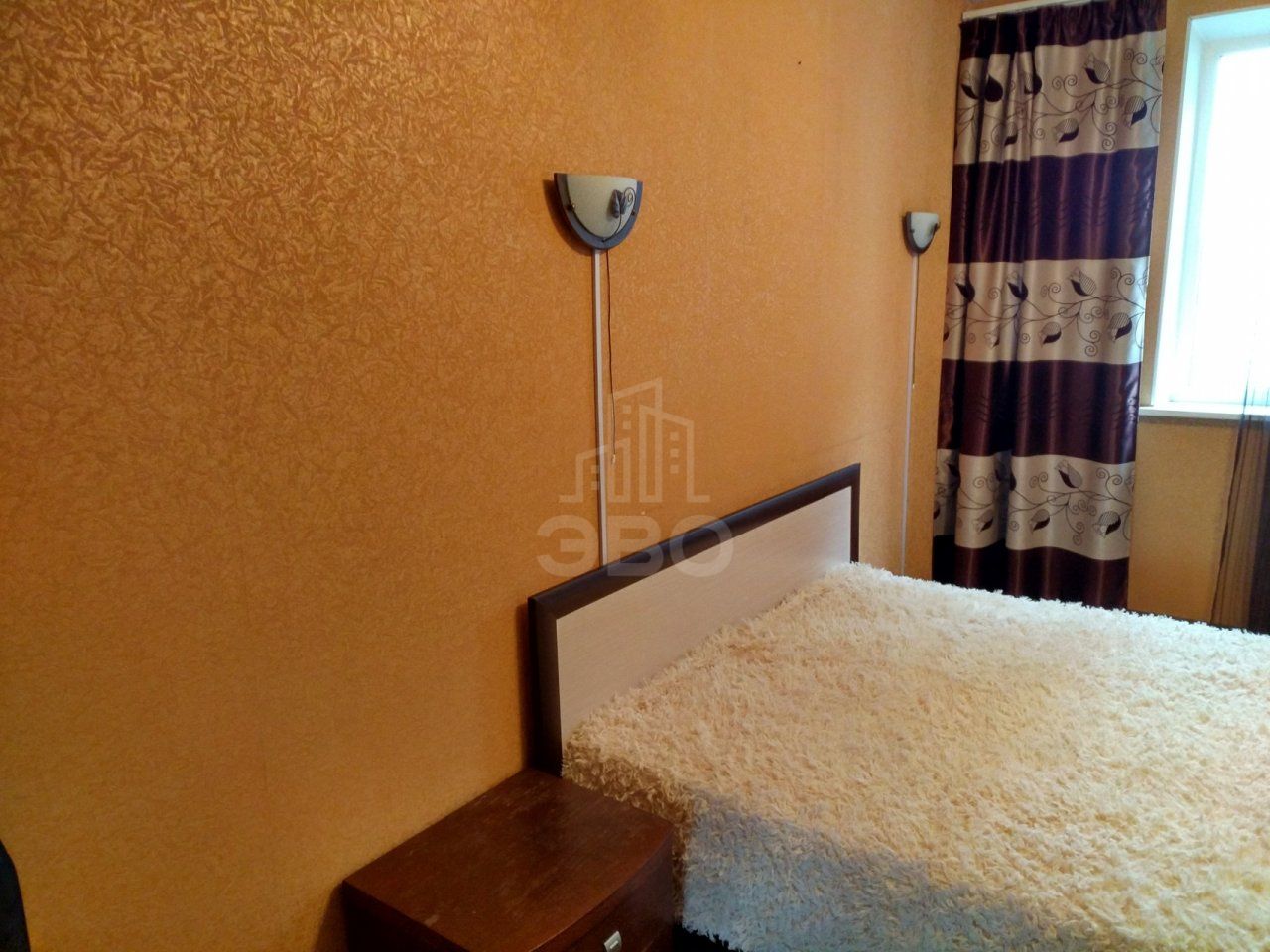 трехкомнатная квартира в Санкт-Петербурге по адресу: Школьная ул., 88