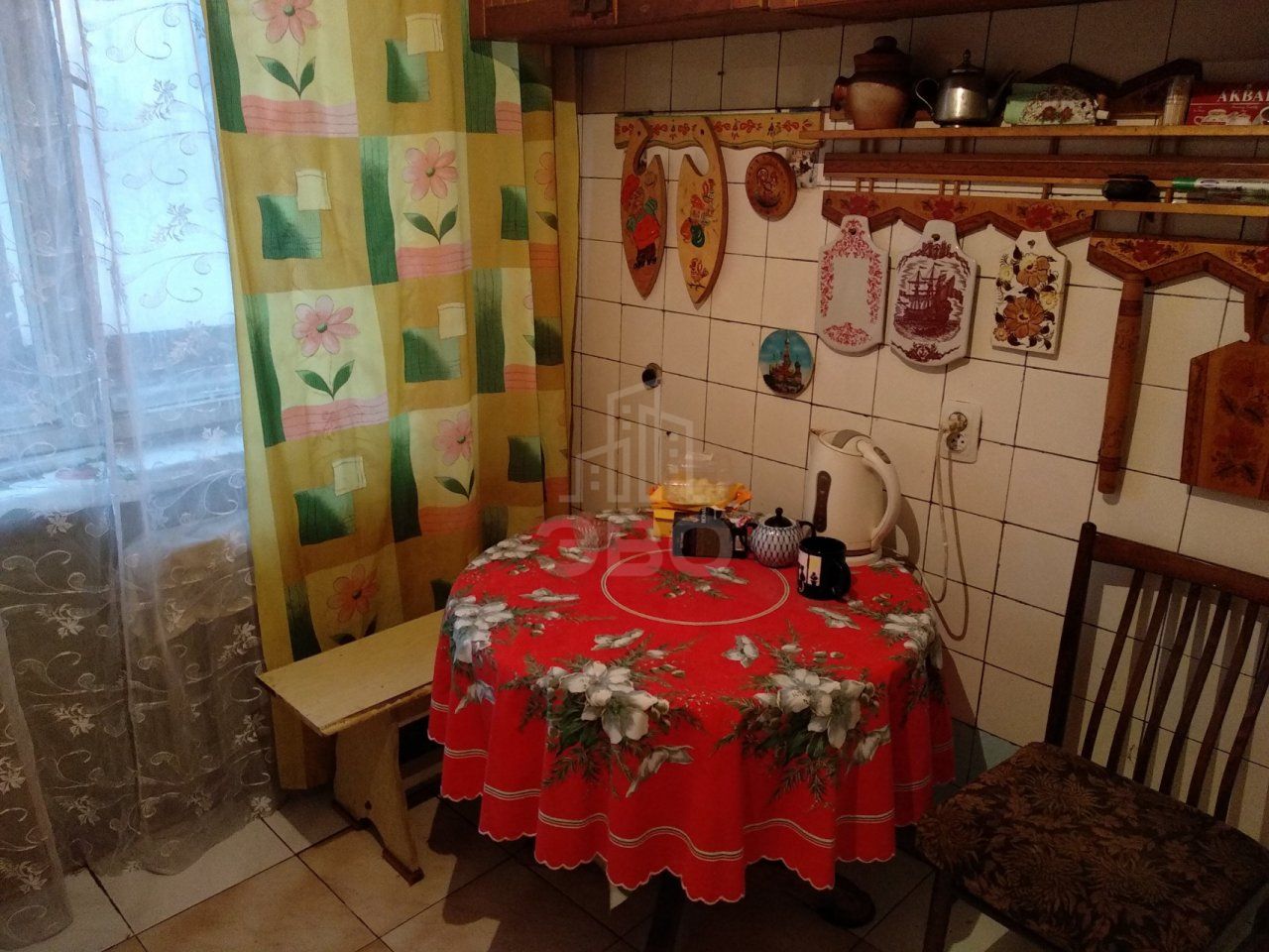 трехкомнатная квартира в Санкт-Петербурге по адресу: Замшина ул., 33