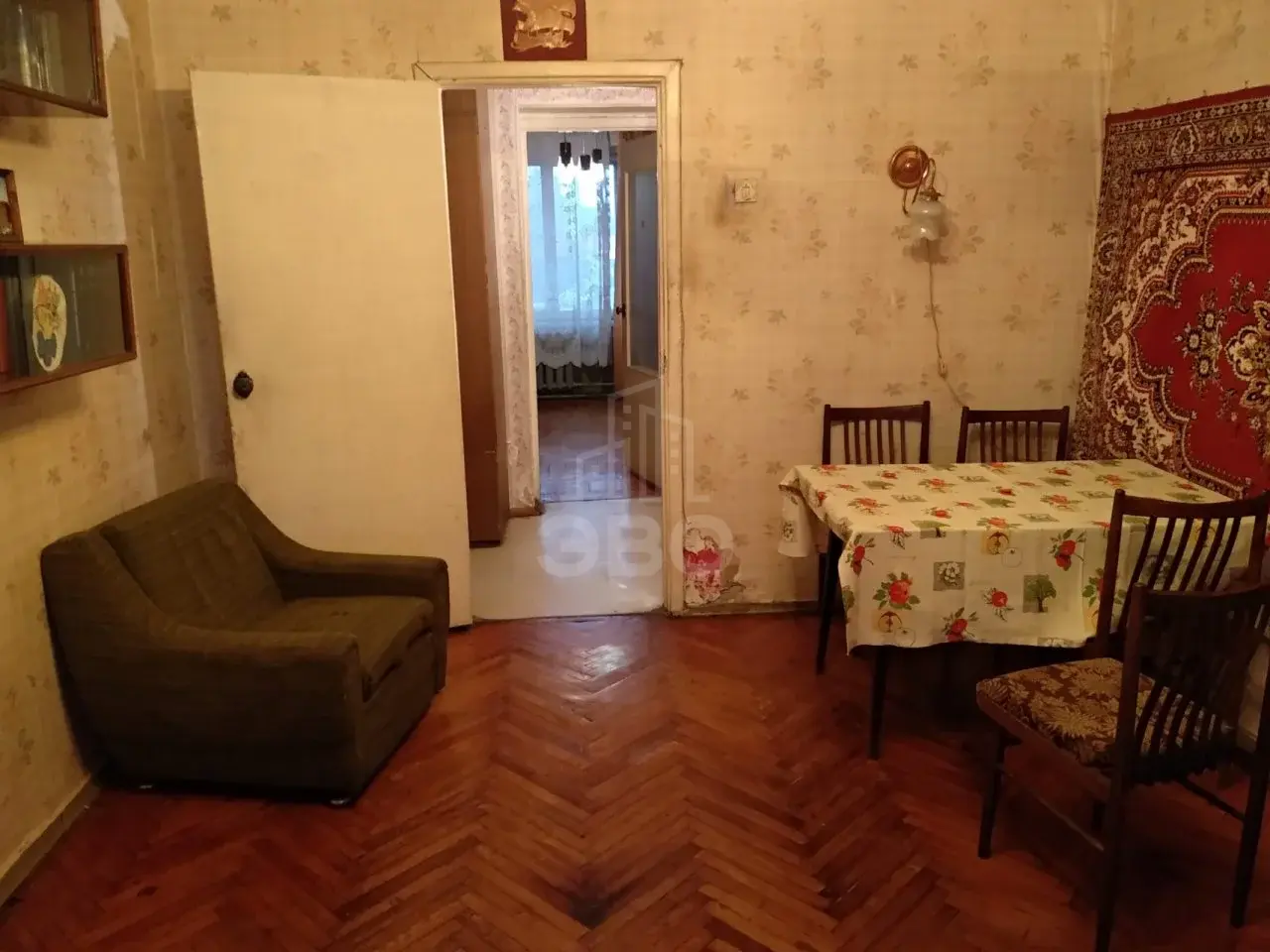 трехкомнатная квартира в Санкт-Петербурге по адресу: Замшина ул., 33