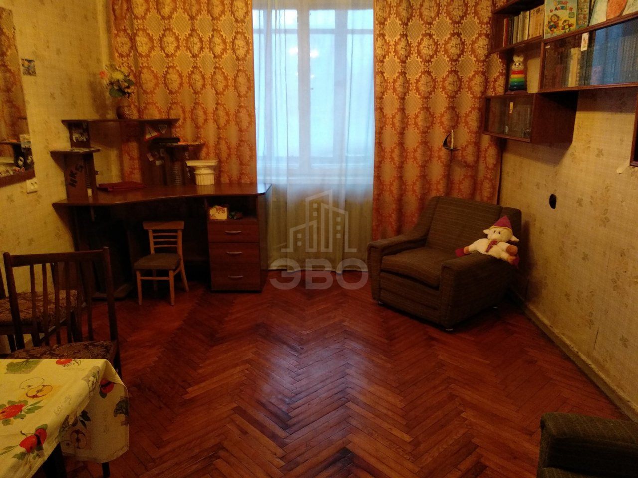 трехкомнатная квартира в Санкт-Петербурге по адресу: Замшина ул., 33