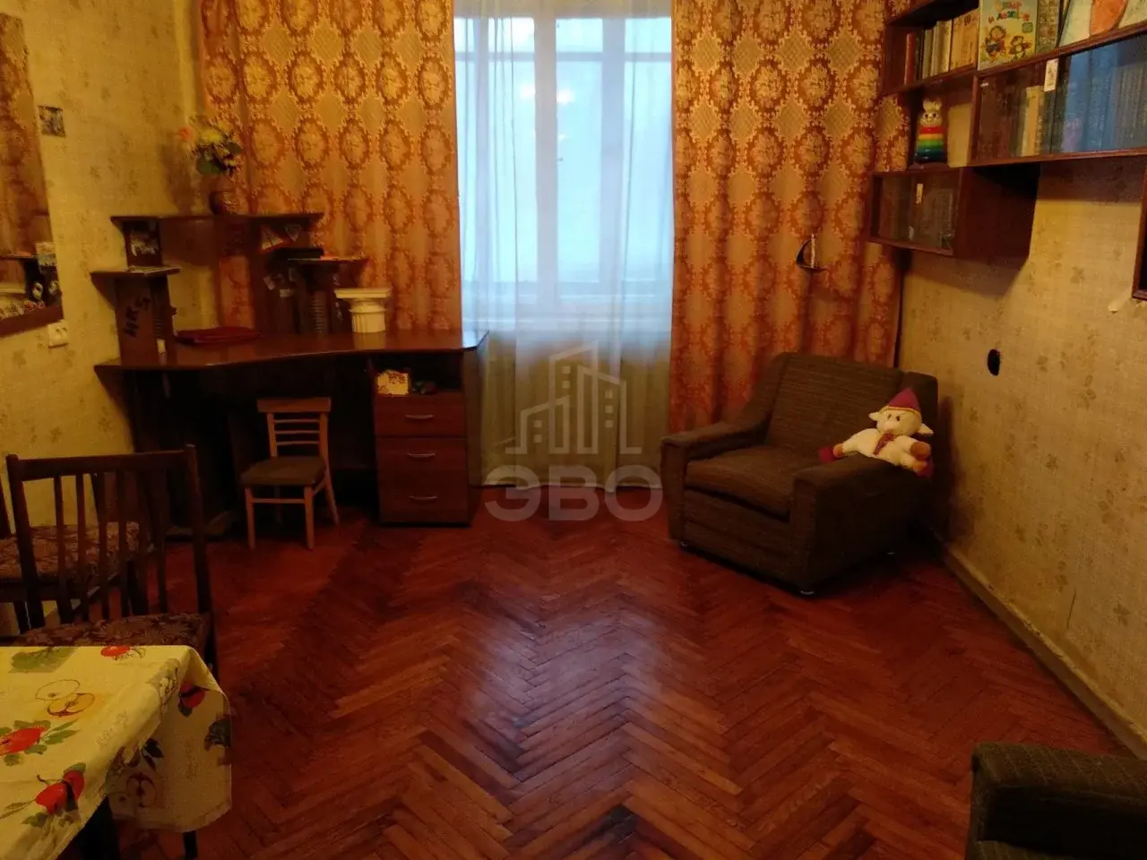 трехкомнатная квартира в Санкт-Петербурге по адресу: Замшина ул., 33