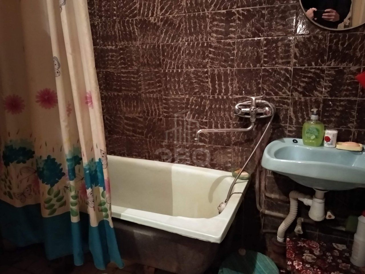 трехкомнатная квартира в Санкт-Петербурге по адресу: Замшина ул., 33