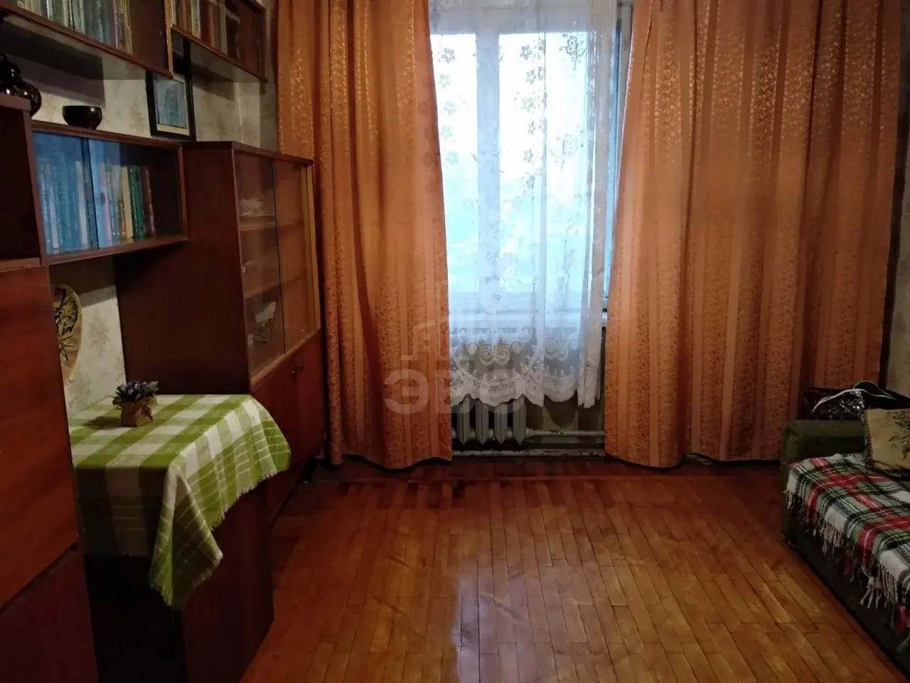 трехкомнатная квартира в Санкт-Петербурге по адресу: Замшина ул., 33