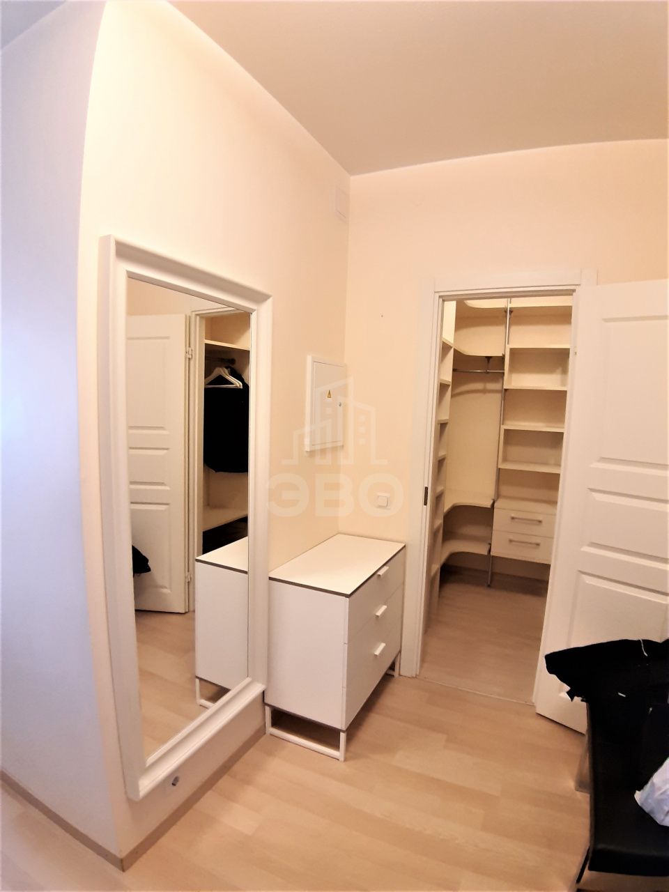 однокомнатная квартира в Санкт-Петербурге по адресу: Мебельная ул., 49/92