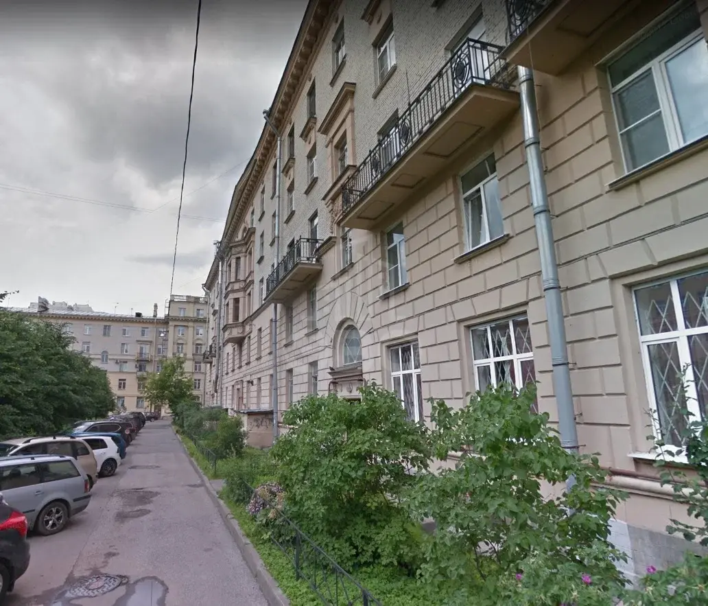трехкомнатная квартира в Санкт-Петербурге по адресу: Стахановцев ул., 4А