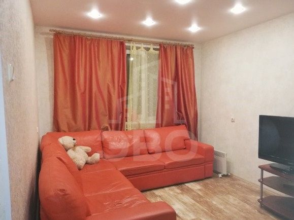 трехкомнатная квартира в Санкт-Петербурге по адресу: Десантников ул., 32