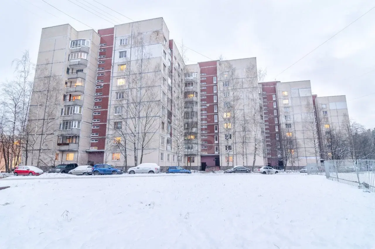 трехкомнатная квартира в Санкт-Петербурге по адресу: Энтузиастов проспект, 30, к 2