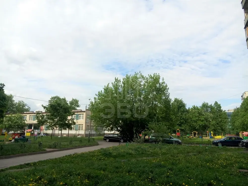 двухкомнатная квартира в Санкт-Петербурге по адресу: Октябрьская наб., 64, к 1