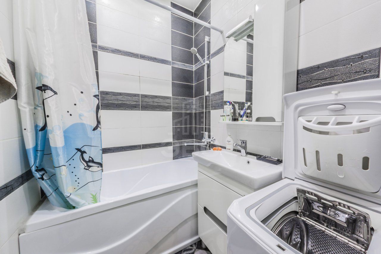 четырехкомнатная квартира в Санкт-Петербурге по адресу: 11-я В.О. линия, 20