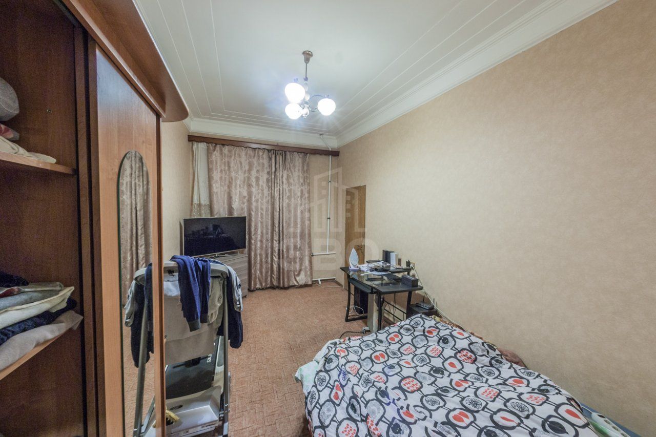 четырехкомнатная квартира в Санкт-Петербурге по адресу: 11-я В.О. линия, 20