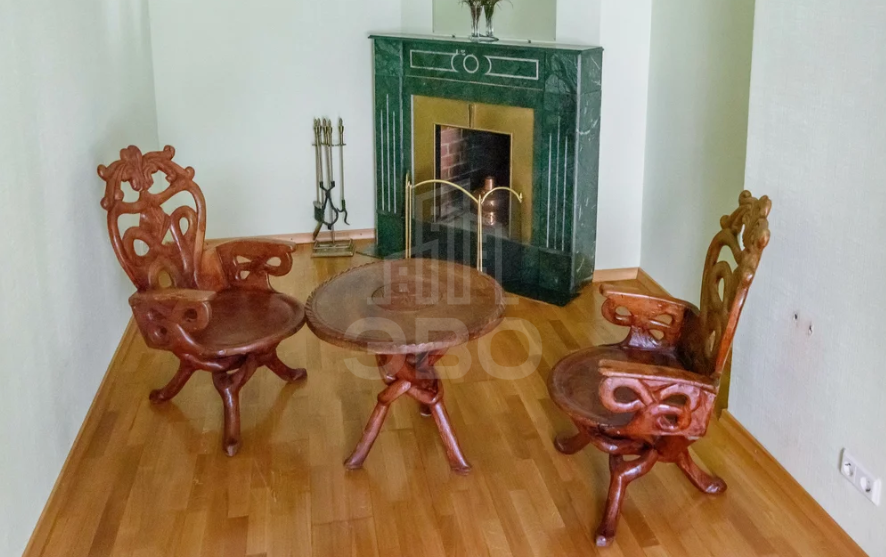 трехкомнатная квартира в Санкт-Петербурге по адресу: Средний В.О. пр-кт., 42