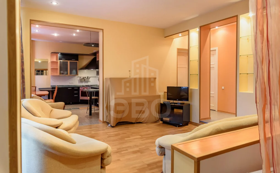 трехкомнатная квартира в Санкт-Петербурге по адресу: Средний В.О. пр-кт., 42