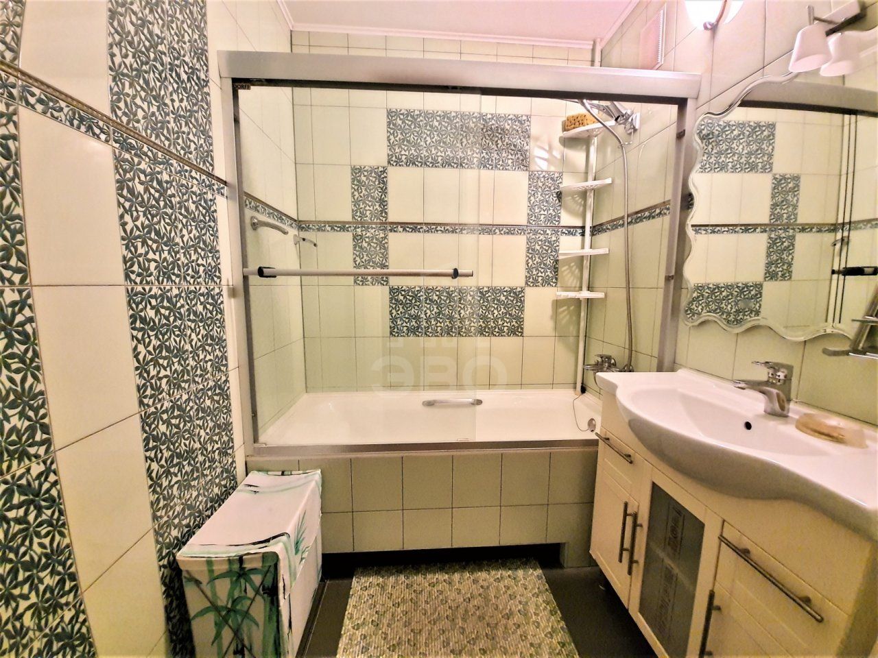 двухкомнатная квартира в Санкт-Петербурге по адресу: Сиреневый б-р., 10