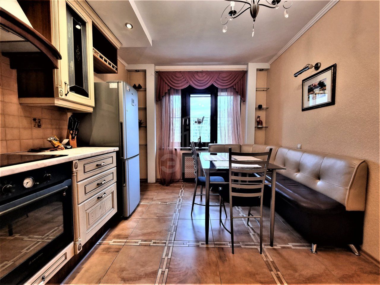 двухкомнатная квартира в Санкт-Петербурге по адресу: Сиреневый б-р., 10