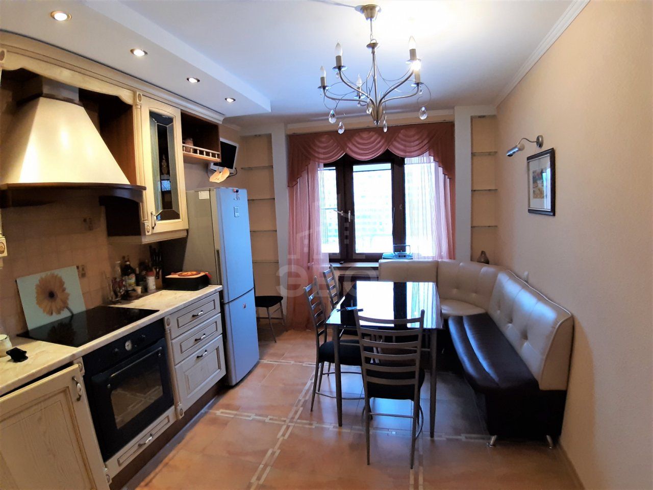 двухкомнатная квартира в Санкт-Петербурге по адресу: Сиреневый б-р., 10