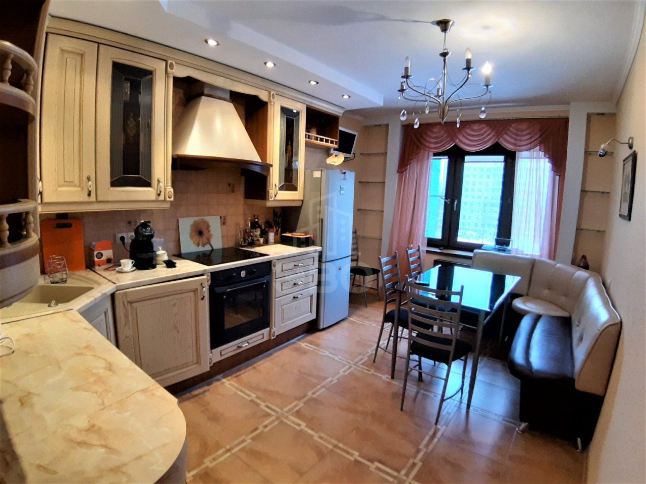 двухкомнатная квартира в Санкт-Петербурге по адресу: Сиреневый б-р., 10