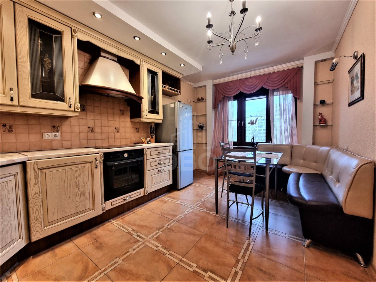 двухкомнатная квартира в Санкт-Петербурге по адресу: Сиреневый б-р., 10