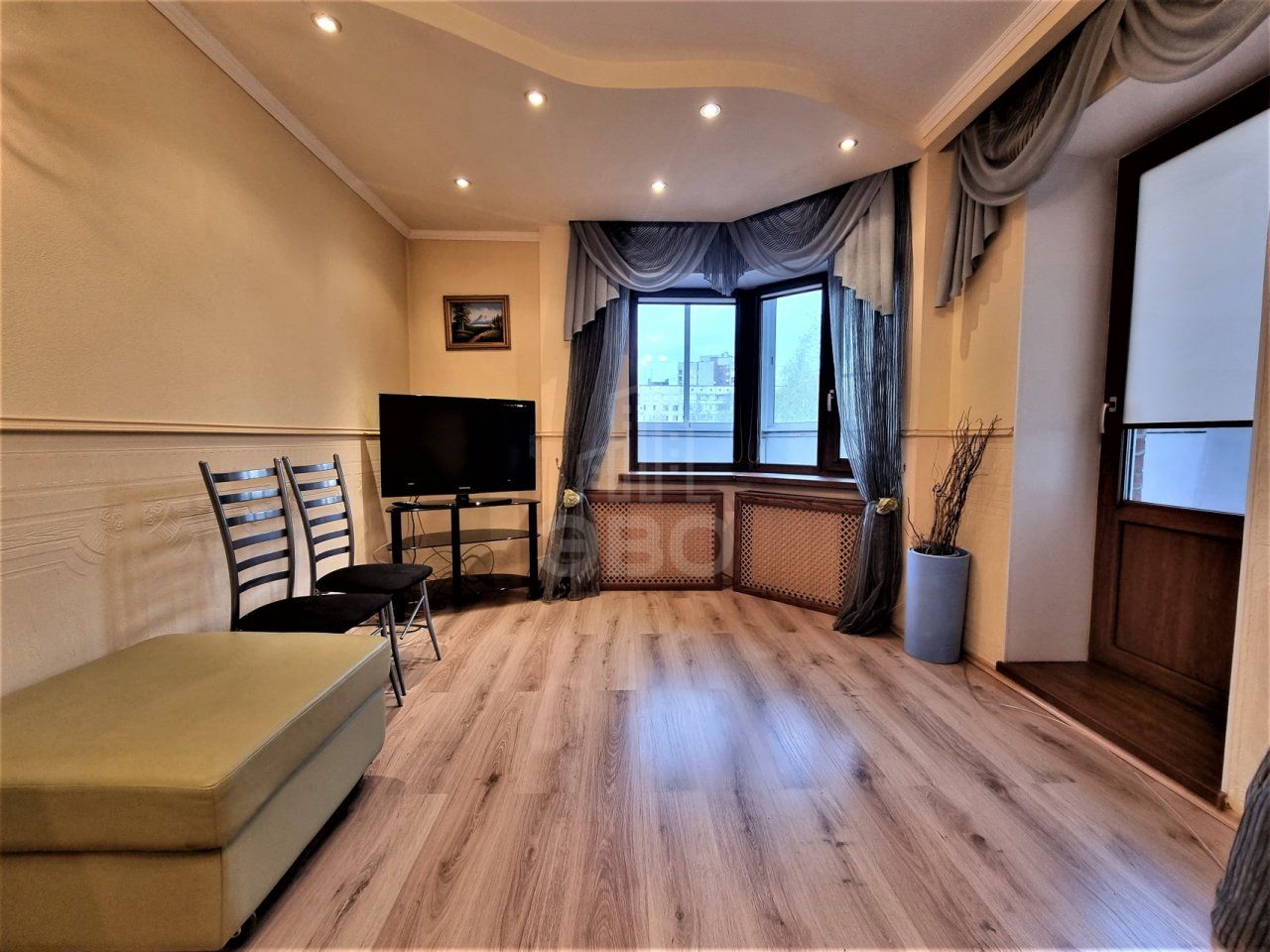 двухкомнатная квартира в Санкт-Петербурге по адресу: Сиреневый б-р., 10