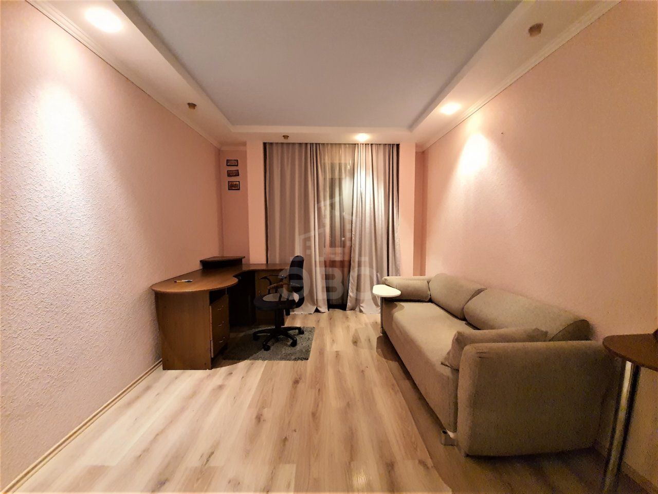 двухкомнатная квартира в Санкт-Петербурге по адресу: Сиреневый б-р., 10