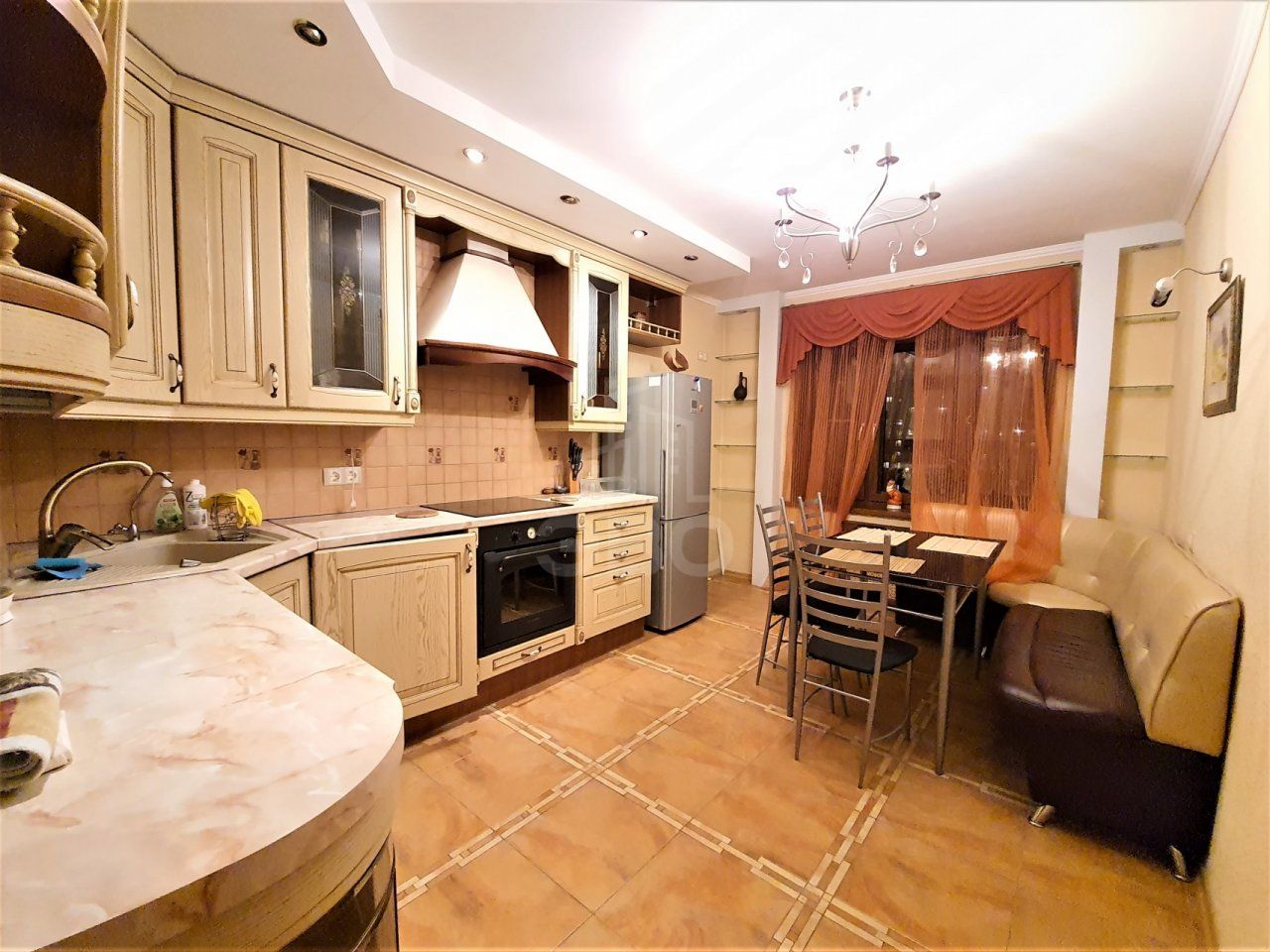 двухкомнатная квартира в Санкт-Петербурге по адресу: Сиреневый б-р., 10