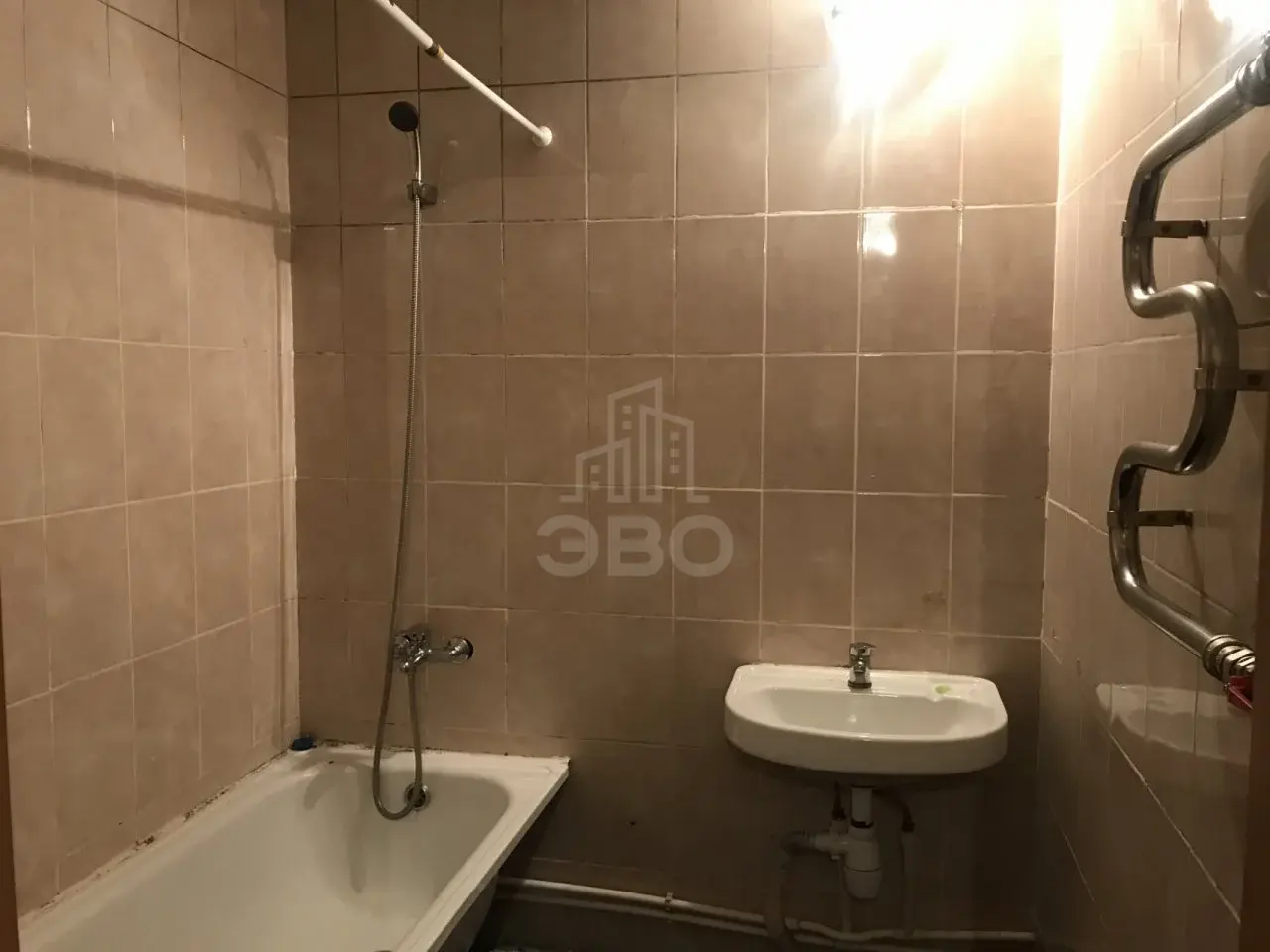 трехкомнатная квартира в Санкт-Петербурге по адресу: Колпинское ш., 38, к 1