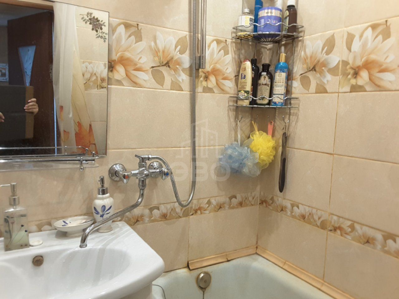 трехкомнатная квартира в Санкт-Петербурге по адресу: Композиторов ул., 33, к 3