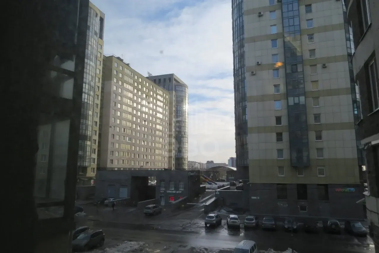 трехкомнатная квартира в Санкт-Петербурге по адресу: Кораблестроителей ул., 32, к 3