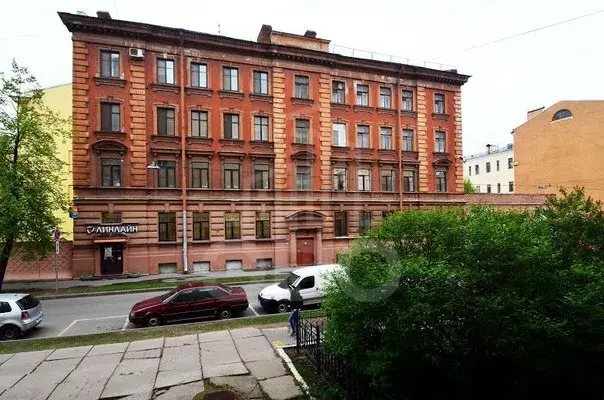 четырехкомнатная квартира в Санкт-Петербурге по адресу: ул. Артиллерийская, д.10