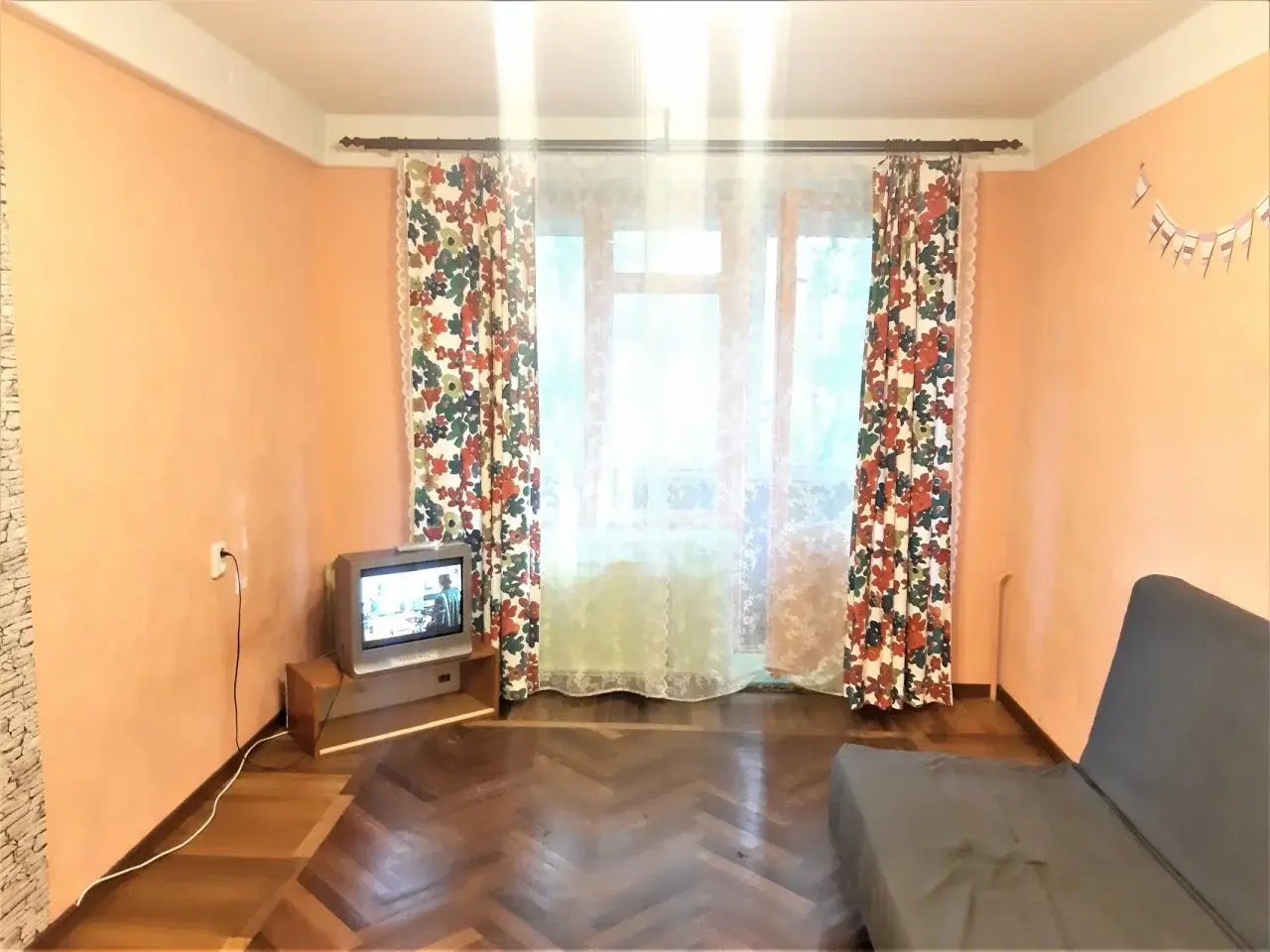 однокомнатная квартира в Санкт-Петербурге по адресу: Карпинского ул., 38, к 3
