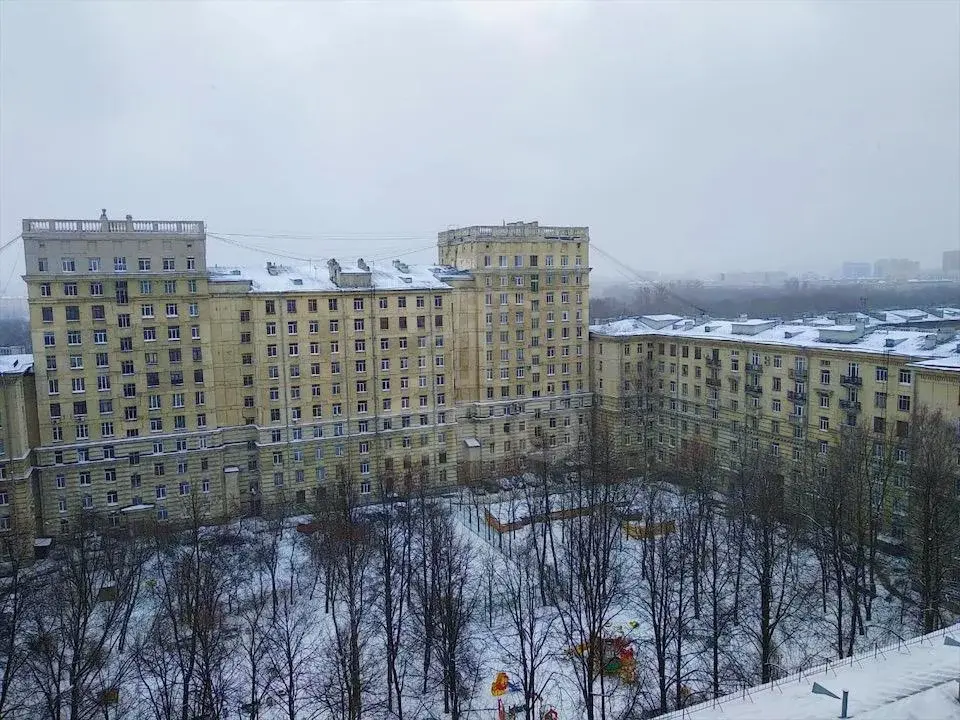 трехкомнатная квартира в Санкт-Петербурге по адресу: Свеаборгская ул., 12