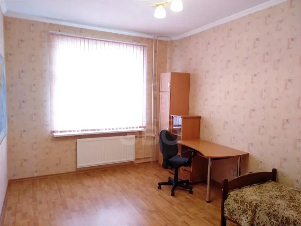 трехкомнатная квартира в Санкт-Петербурге по адресу: Свеаборгская ул., 12