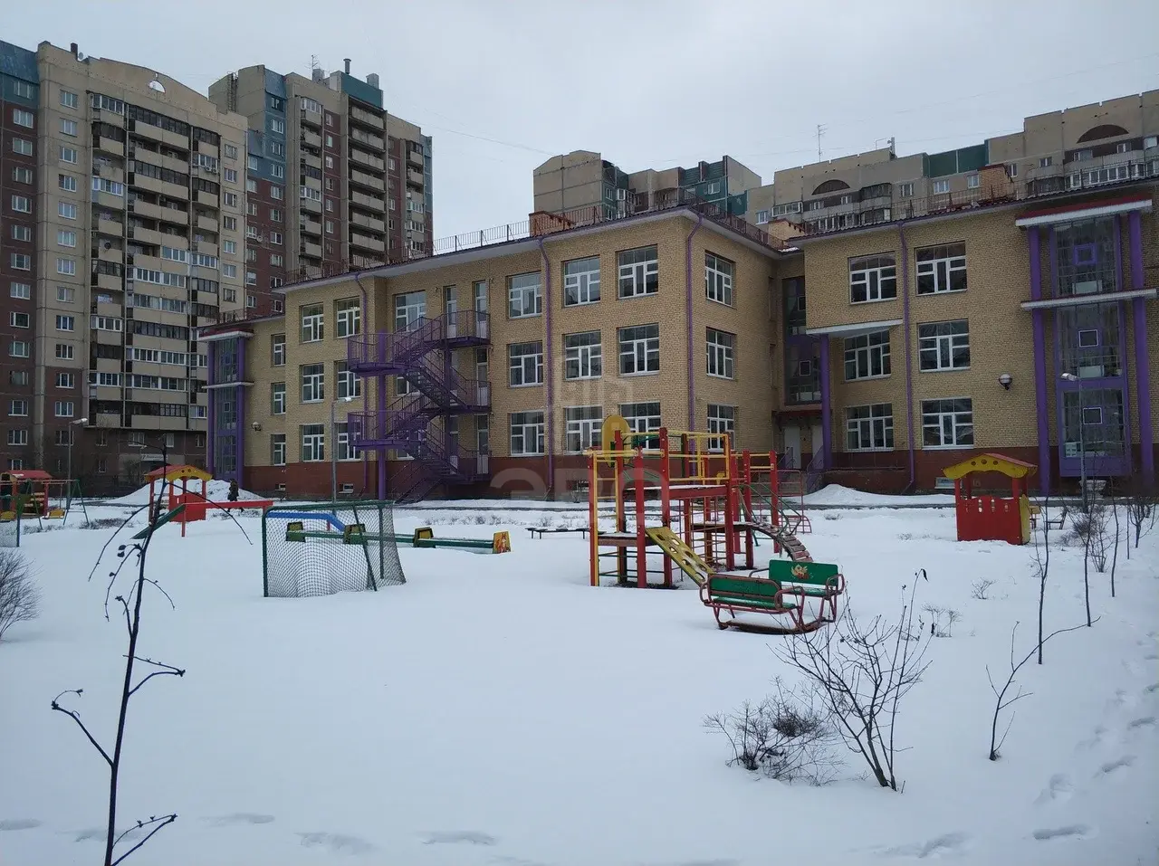 трехкомнатная квартира в Санкт-Петербурге по адресу: Шуваловский проспект, 63, к 1