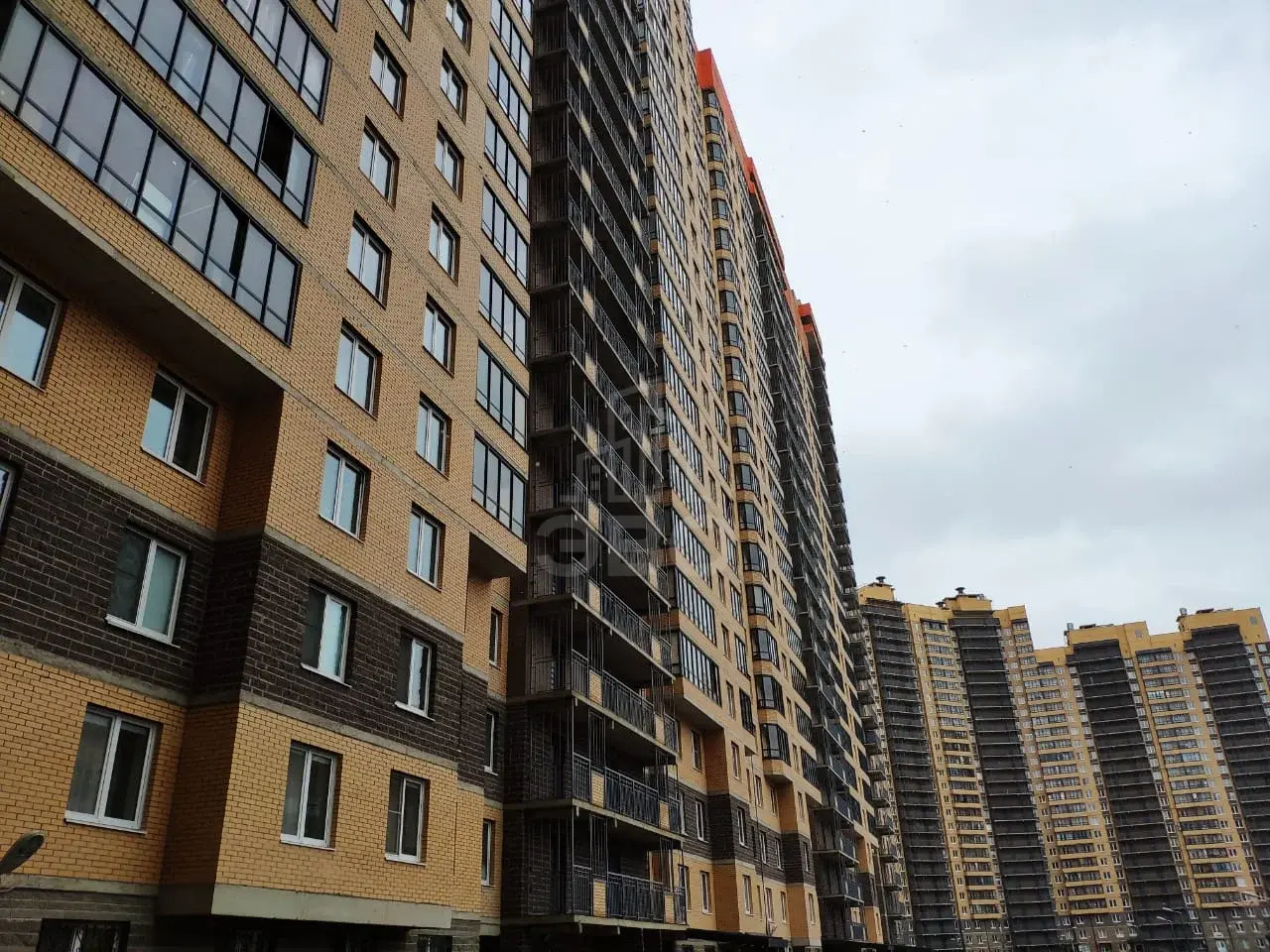 трехкомнатная квартира в Санкт-Петербурге по адресу: Федора Абрамова ул., 16, к 1