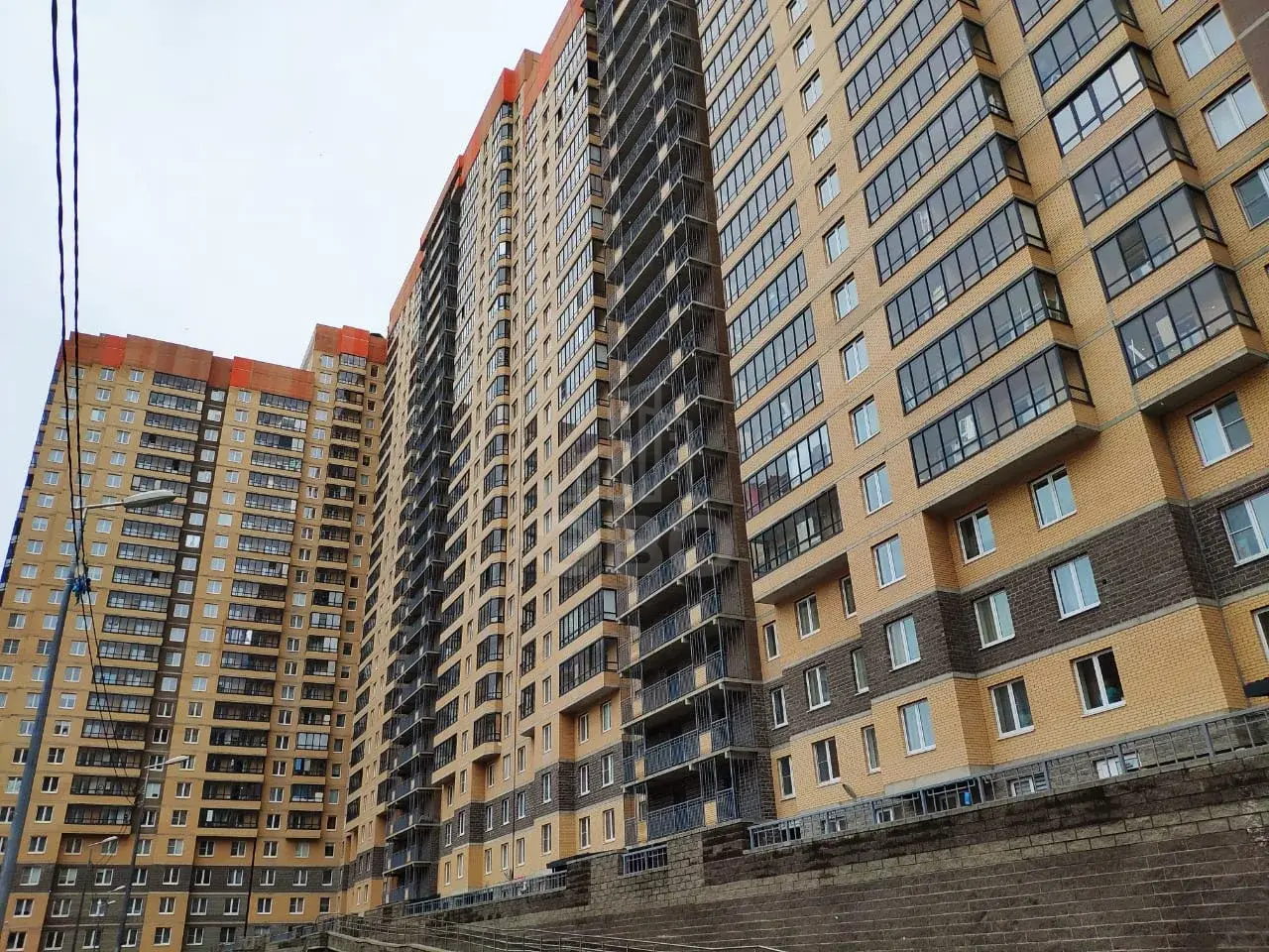 трехкомнатная квартира в Санкт-Петербурге по адресу: Федора Абрамова ул., 16, к 1