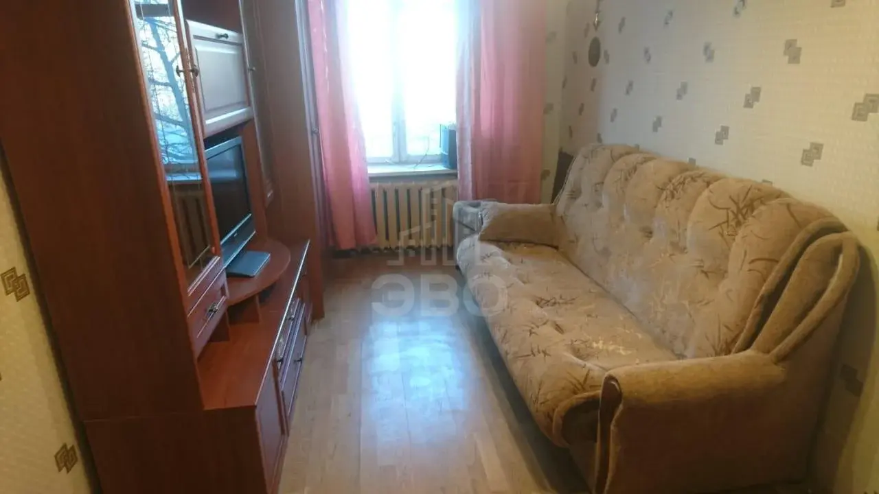 трехкомнатная квартира в Санкт-Петербурге по адресу: Наличная ул., 33