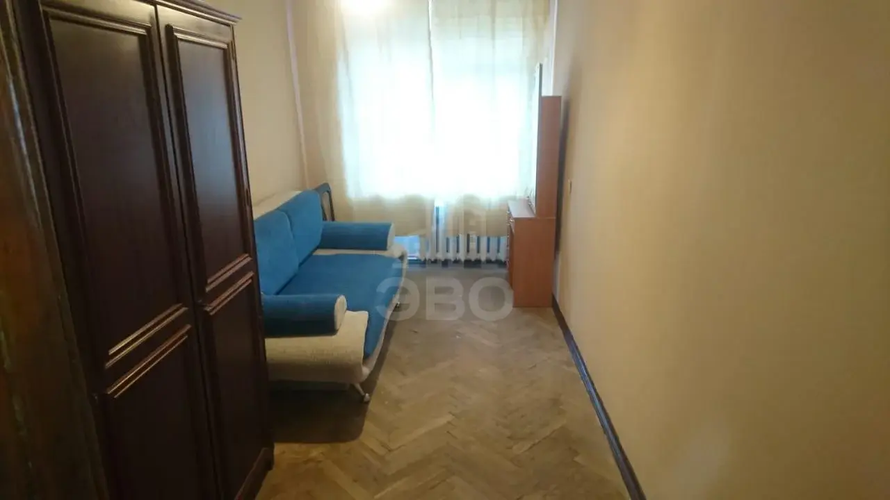 трехкомнатная квартира в Санкт-Петербурге по адресу: Наличная ул., 33