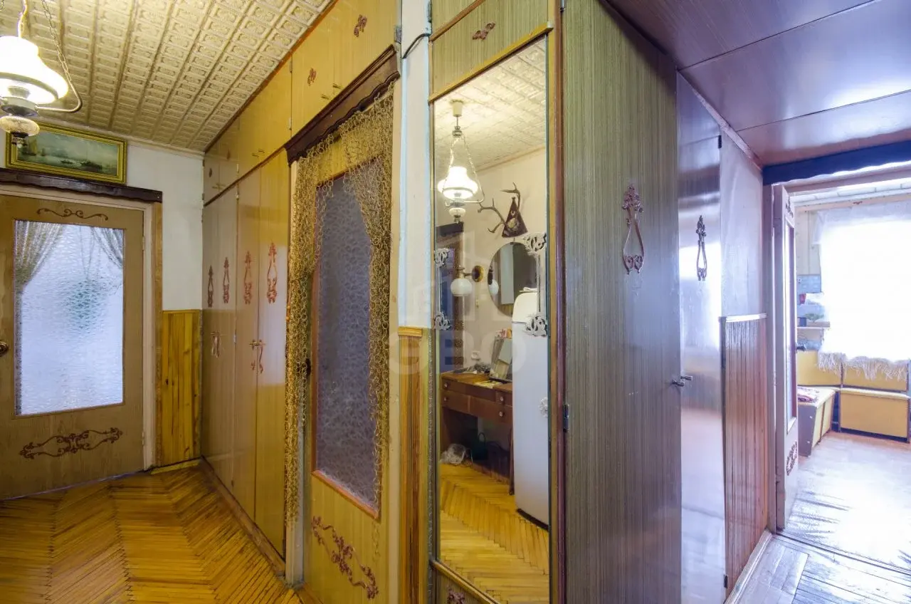 трехкомнатная квартира в Санкт-Петербурге по адресу: Кузнецова проспект, 20