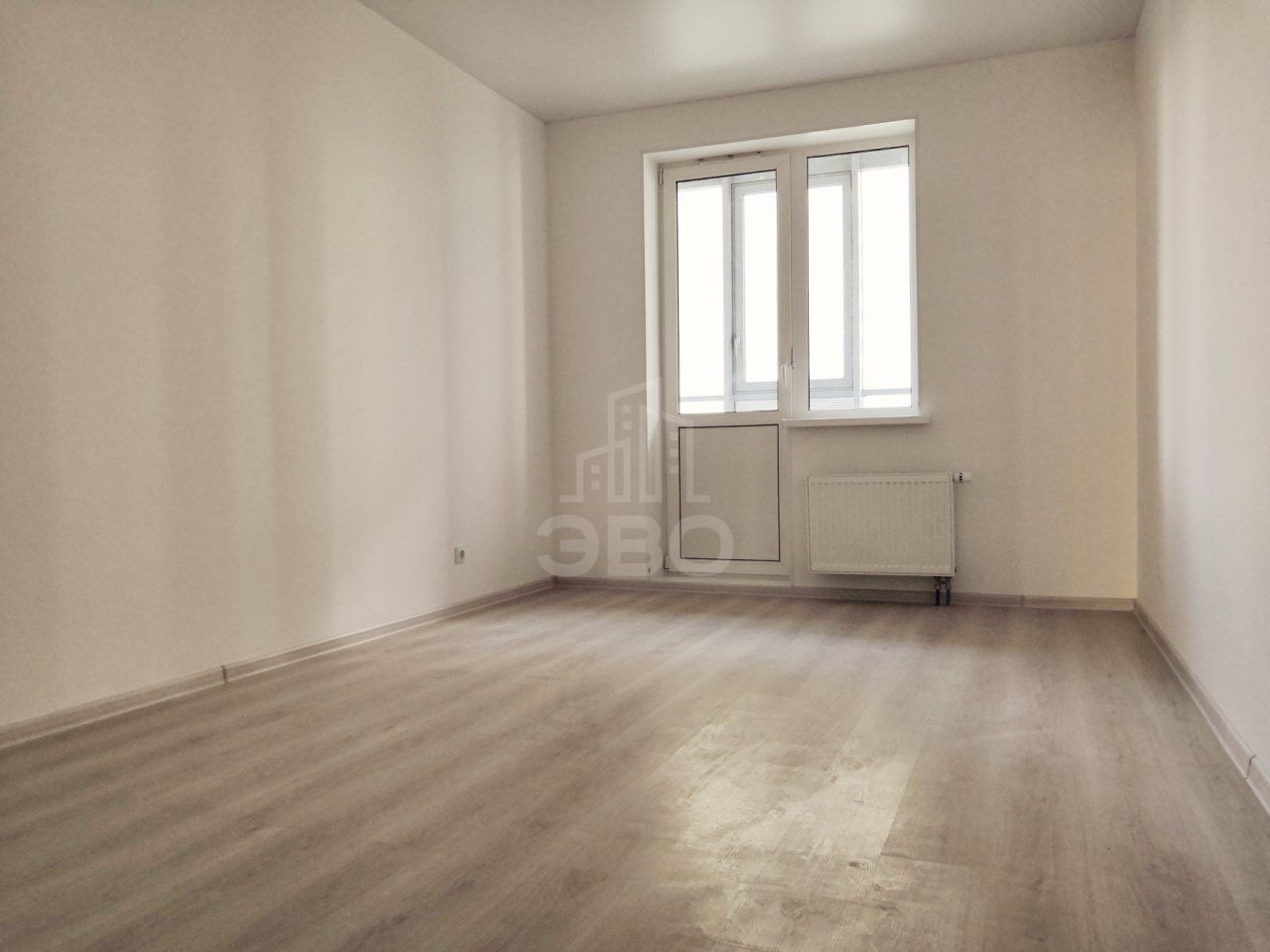 трехкомнатная квартира в Санкт-Петербурге по адресу: Парашютная ул., 42, к 2